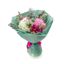 mix květin z hortenzií a trsových růží